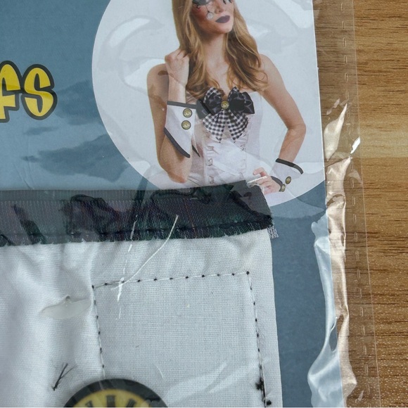 Alice In Wonderland White Rabbit Costume Wrist Cuffs and Bowtie Cosplay NEW - Picture 7 of 12